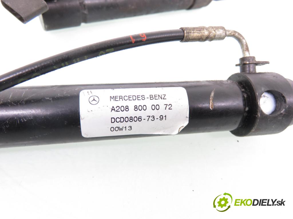 MERCEDES-BENZ CLK (C208) CABRIO 2000 142,00 230 Kompressor 193 - M 111.975 2295,00 hyd. píst STŘECHA: A2088000072 ; A2088000172