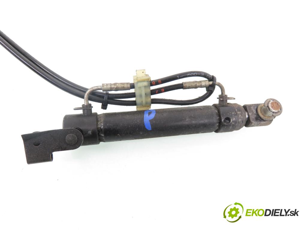 MERCEDES-BENZ CLK (C208) CABRIO 2000 142,00 230 Kompressor 193 - M 111.975 2295,00 hyd. píst STŘECHA: A2088000072 ; A2088000172