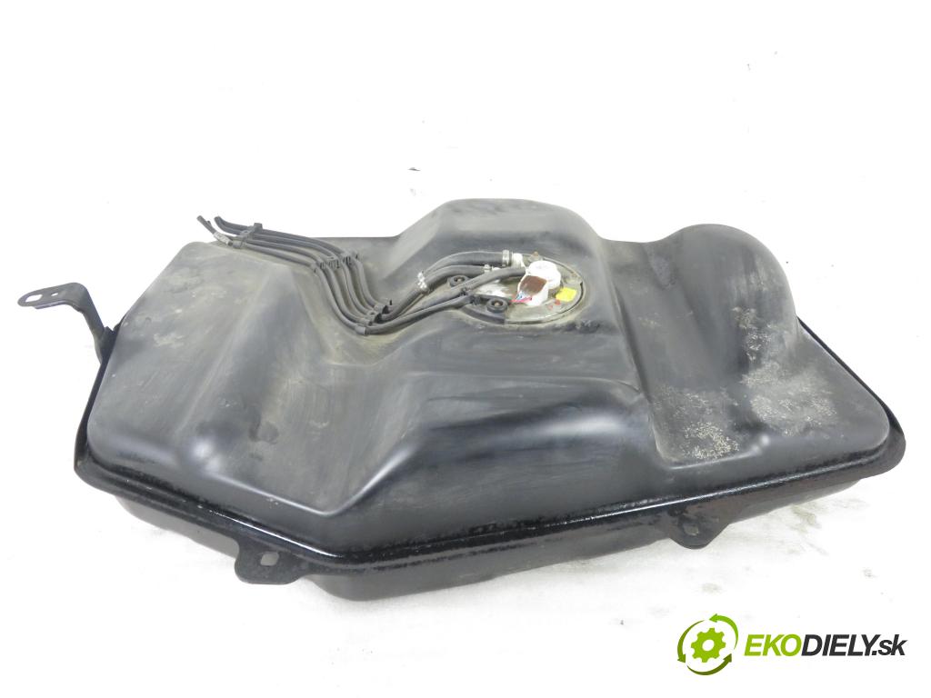 MERCEDES-BENZ KLASA A (W168) HB 2001 60,00 1.4 A 140 82 - M 166.940 1397,00 nádržka paliva benzín A1684706001 ; A1684703594