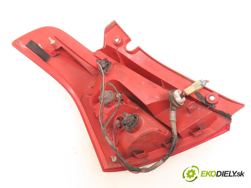 SUZUKI SWIFT III (MZ, EZ) HB 2007 55,00 1.3 DDiS (RS 413D) - D13A 1248,00 světlo pravé zadní