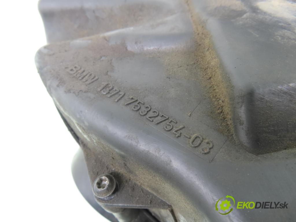 BMW 3 (E90) SEDAN 2005 95,00 318 i 129 - N46 B20 B 1995,00 Obal filtra vzduchu 753659403L ; 753275403 (Obal vzduchového filtra)