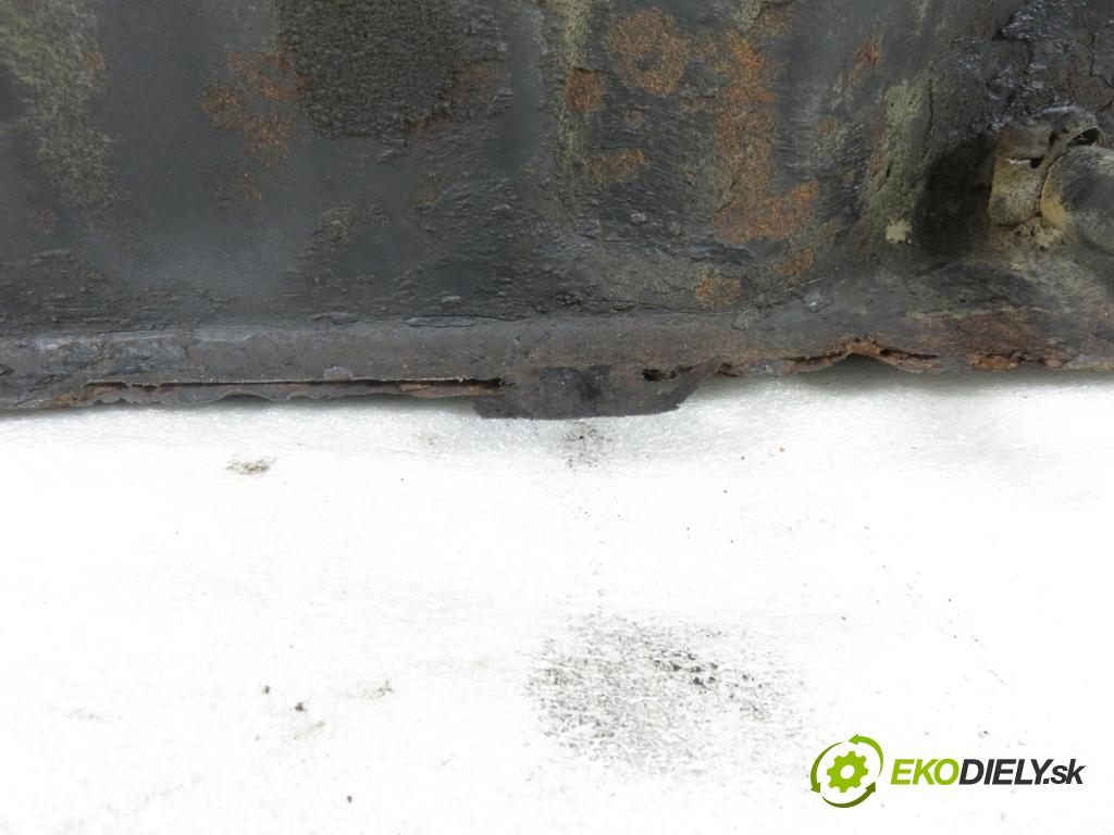 TOYOTA YARIS VERSO (_P2_) MINIVAN 2003 62,00 1.3 84 - 2NZ-FE 1299,00 Nádržka paliva benzín