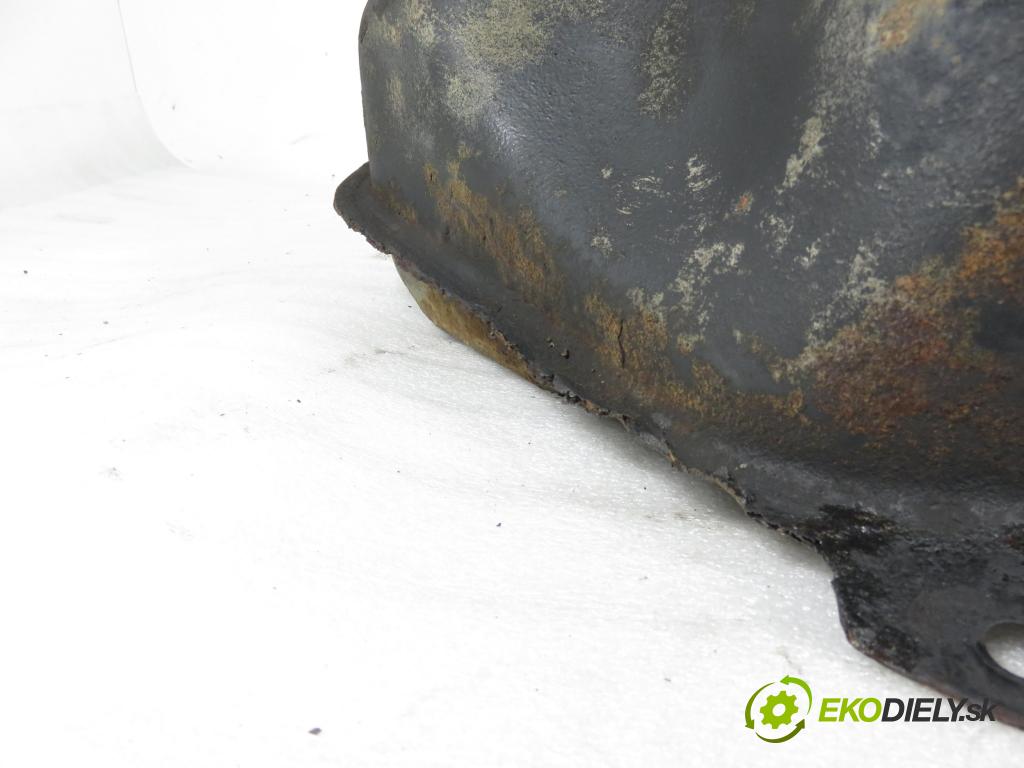 TOYOTA YARIS VERSO (_P2_) MINIVAN 2003 62,00 1.3 84 - 2NZ-FE 1299,00 Nádržka paliva benzín