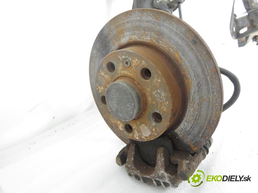 VW GOLF IV (1J1) HB 1999 74,00 1.6 - AEH 1595,00 výztuha zadní část ABS