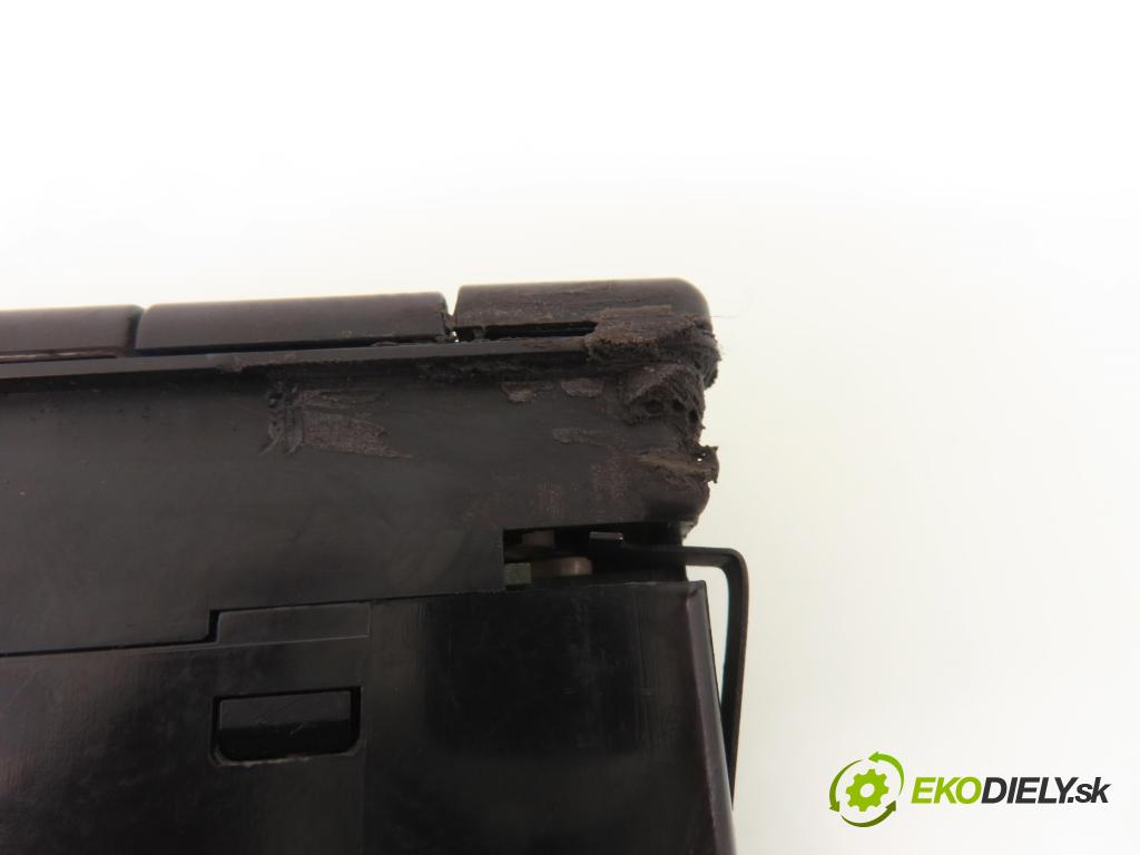 MERCEDES-BENZ KLASA E (W210) SEDAN 2001 105,00 2.2 CDI 143 - OM 611.961 2148,00 Panel topení KLIMATRONIK 2108303285