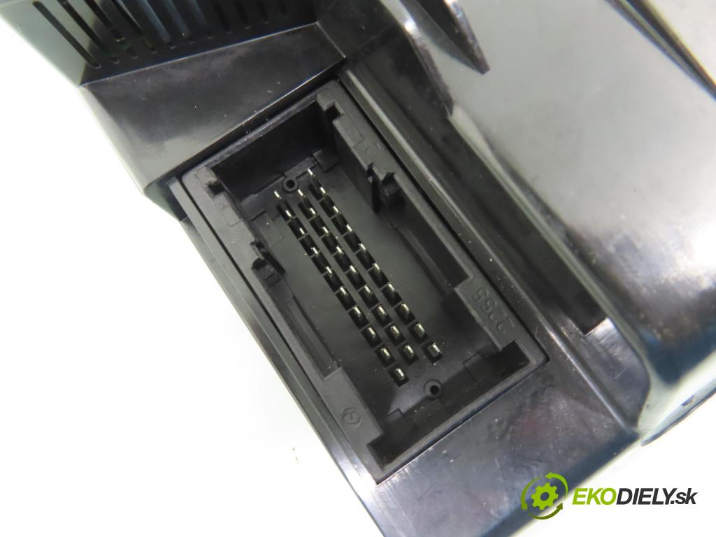 MERCEDES-BENZ KLASA E (W210) SEDAN 2001 105,00 2.2 CDI 143 - OM 611.961 2148,00 Panel topení KLIMATRONIK 2108303285