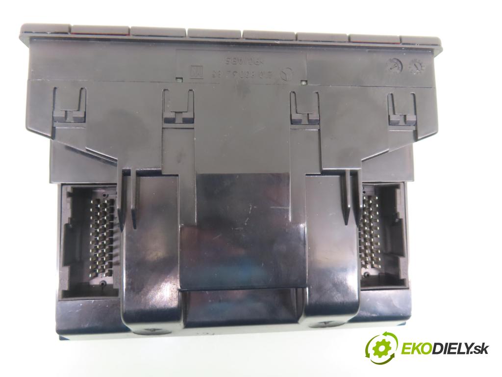 MERCEDES-BENZ KLASA E (W210) SEDAN 2001 105,00 2.2 CDI 143 - OM 611.961 2148,00 Panel topení KLIMATRONIK 2108303285