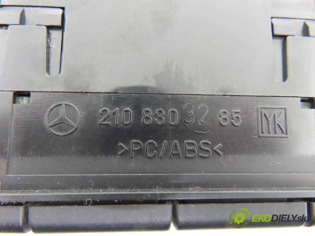 MERCEDES-BENZ KLASA E (W210) SEDAN 2001 105,00 2.2 CDI 143 - OM 611.961 2148,00 Panel topení KLIMATRONIK 2108303285