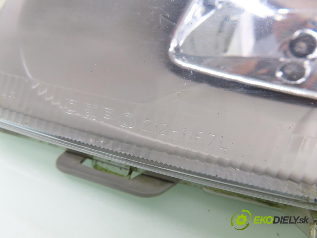 TOYOTA YARIS (_P1_) HB 2001 50,00 1.0 VVT- i 68 - 1SZ-FE 998,00 světlo LP 21211F7L