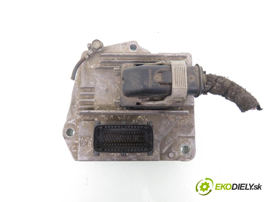 OPEL MERIVA A nadwozie wielkoprzestrzenne (MPV) (X03) MINIVAN 2007 77,00 1.6 16V 105 - Z 16 XEP 1598,00 spínačka / imobilizéra IMMO / řídící jednotka 12249823 ; 13247085 ; 13144390