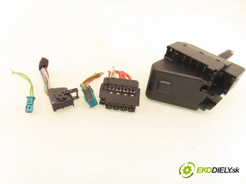 MERCEDES-BENZ KLASA E (W210) SEDAN 2001 105,00 2.2 CDI 143 - OM 611.961 2148,00 spinačka A2105450208 (Spínacia skrinka)