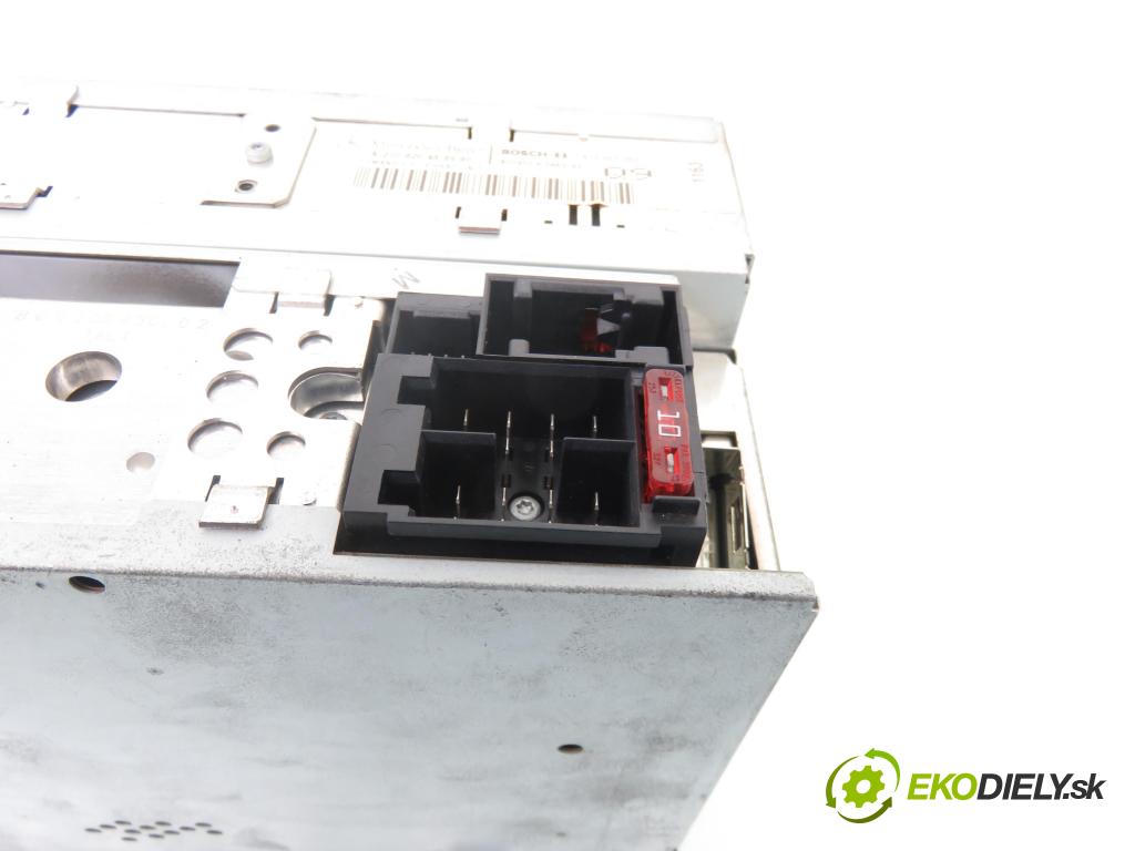 MERCEDES-BENZ KLASA E (W210) SEDAN 2001 105,00 2.2 CDI 143 - OM 611.961 2148,00 RADIO CD A2108204889