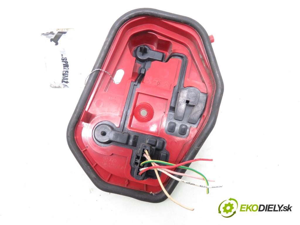 PEUGEOT 206 liftback (2A/C) HB 1999 55,00 1.4 i 75 -  KFX 1361,00 PŘÍSPĚVEK svetla pravý ZADNÍ: