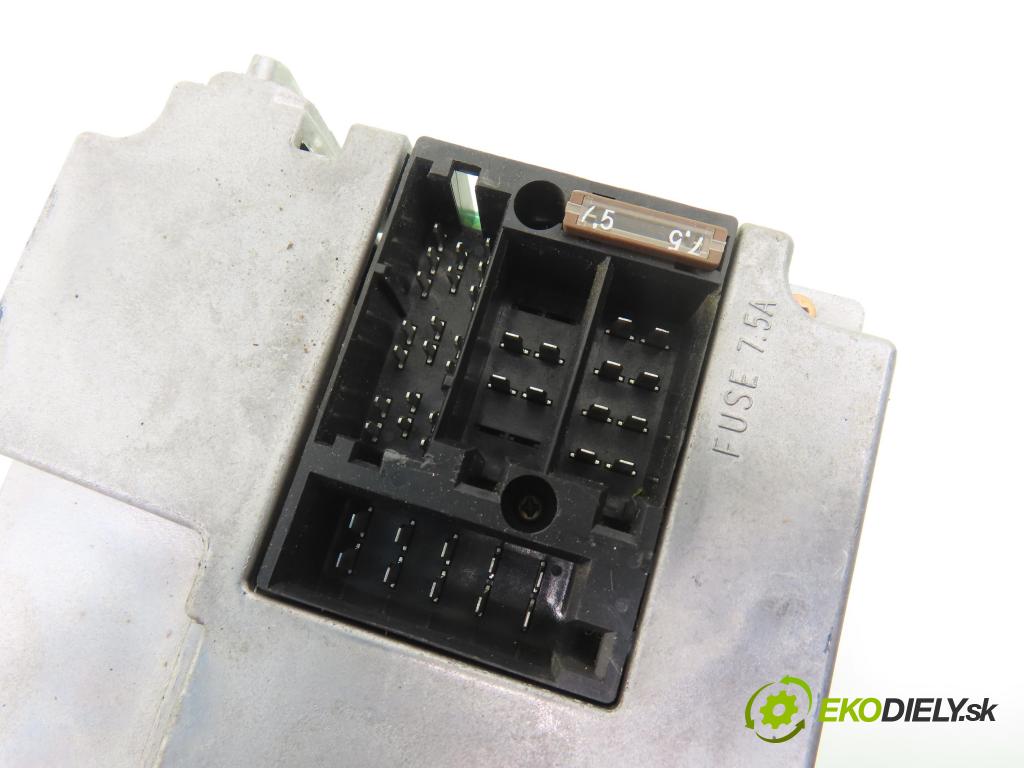 AUDI A6 Avant (4B5, C5) KOMBI 2000 142,00 2.8 - AMX 2771,00 RADIO CD modul 4B0035195