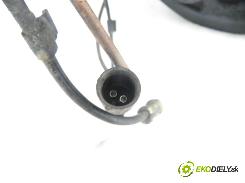 OPEL CORSA C (X01) HB 2001 55,00 1.2 16V 75 - Z 12 XE 1199,00 výztuha zadní část ABS 