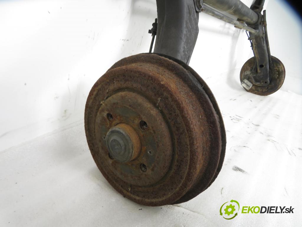 RENAULT KANGOO (KC0/1_) KOMBIVAN 2006 60,00 1.5 dCi 80 - K9K 702 1461,00 výztuha zadní část