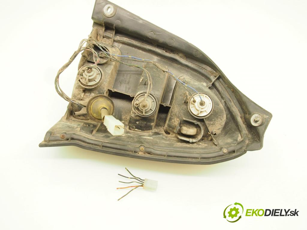 SUZUKI ALTO (HA12, HA23) HB 2004 43,00 1 - G10BB 993,00 Svetlo ľavé zadné