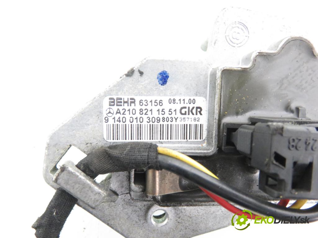 MERCEDES-BENZ KLASA A (W168) HB 2001 75,00 1.6 102 A 160  M 166.960 1598,00 rezistor / reostat kúrenia A2108211551