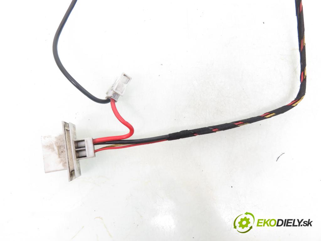 MERCEDES-BENZ KLASA A (W168) HB 2001 75,00 1.6 102 A 160  M 166.960 1598,00 rezistor / reostat kúrenia A2108211551