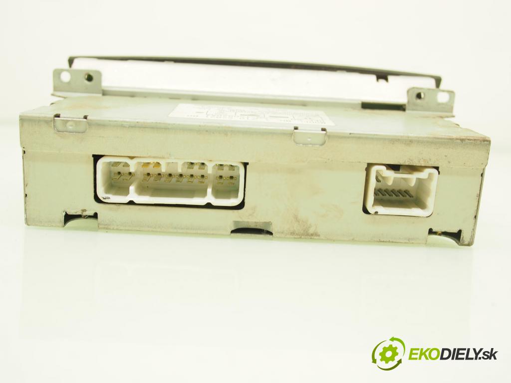 TOYOTA YARIS (_P1_) HB 2002 50,00 1.0 VVT- i 68 - 1SZ-FE 998,00 RADIO Modul 8612052021