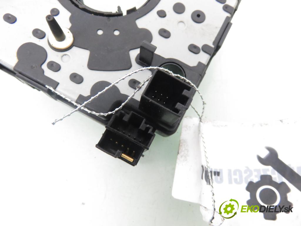 AUDI A6 Avant (4B5, C5) KOMBI 2000 142,00 2.8 - AMX 2771,00 PÁSKA: air BAG 1J0959654J