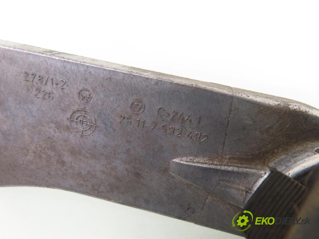 BMW 3 (E90) SEDAN 2005 95,00 318 i 129 - N46 B20 B 1995,00 ZVEDÁK: 25117532