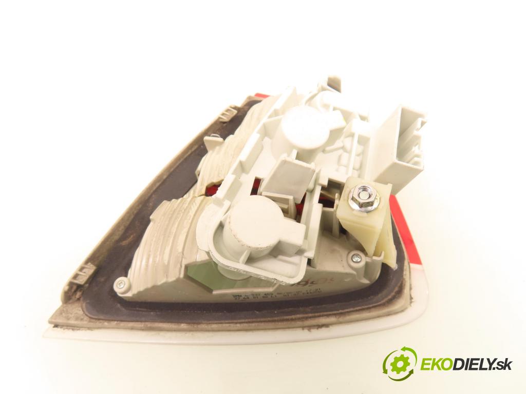 BMW 3 (E90) SEDAN 2005 95,00 318 i 129 - N46 B20 B 1995,00 světlo pravé zadní kufr 6937459