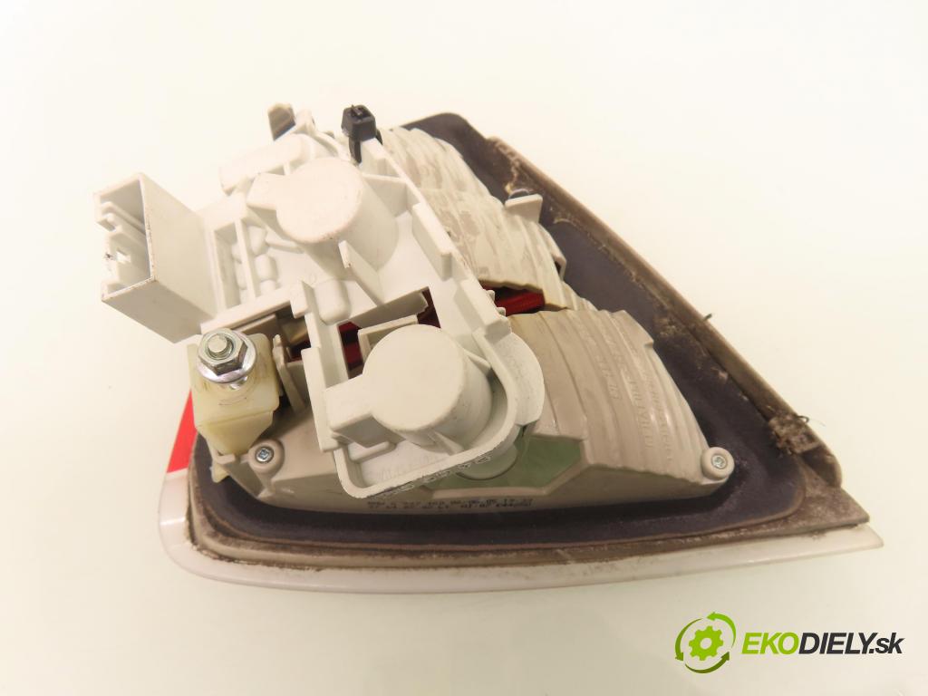 BMW 3 (E90) SEDAN 2005 95,00 318 i 129 - N46 B20 B 1995,00 světlo levé zadní kufr 6937460