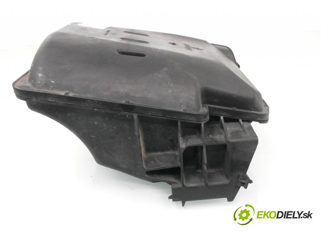 RENAULT CLIO II (BB_, CB_) HB 2002 72,00 1.4 16V (B/CB0P) - K4J 710 1390,00 obal filtra vzduchu PIE111618B ; 44605885901 ; H7700104844 (Kryt vzduchového filtru)