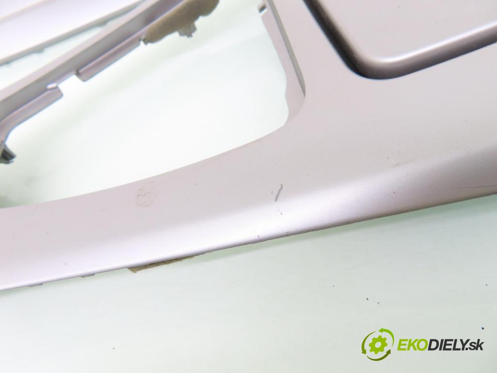 BMW 3 (E90) SEDAN 2005 95,00 318 i 129 - N46 B20 B 1995,00 lišta desky palubní