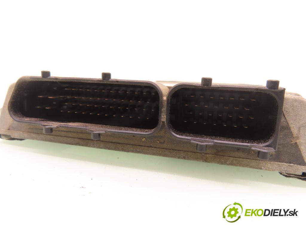 VW GOLF IV (1J1) HB 1999 74,00 1.6 - AKL 1595,00 spinačka / imobilizéra IMMO / Riadiaca jednotka 06A906019 ; 5WP419003 ; 1C0962258E