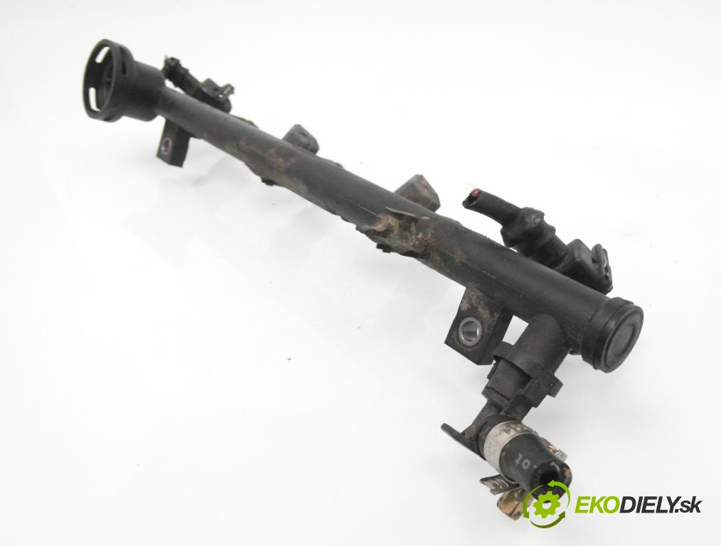 RENAULT LAGUNA I Grandtour (K56_) KOMBI 2000 88,00 1.8 16V 120 - F4P 760 1783,00 Lišta vstrekovacia 7700107405 ; 7700112777 (Vstrekovacia lišta)