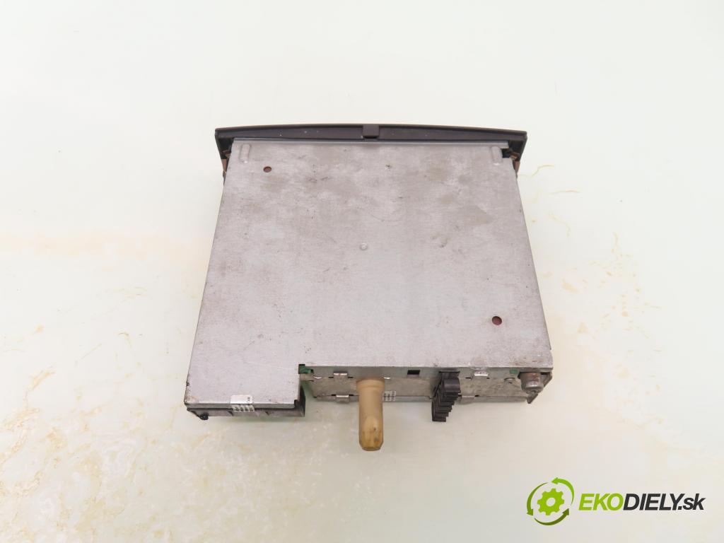 RENAULT SCENIC II (JM0/1_) MINIVAN 2003 83,00 1.6 (JM0C, JM0J, JM1B) - K4M 782 1598,00 RADIO CD 8200256141D ; 8200256141TK710