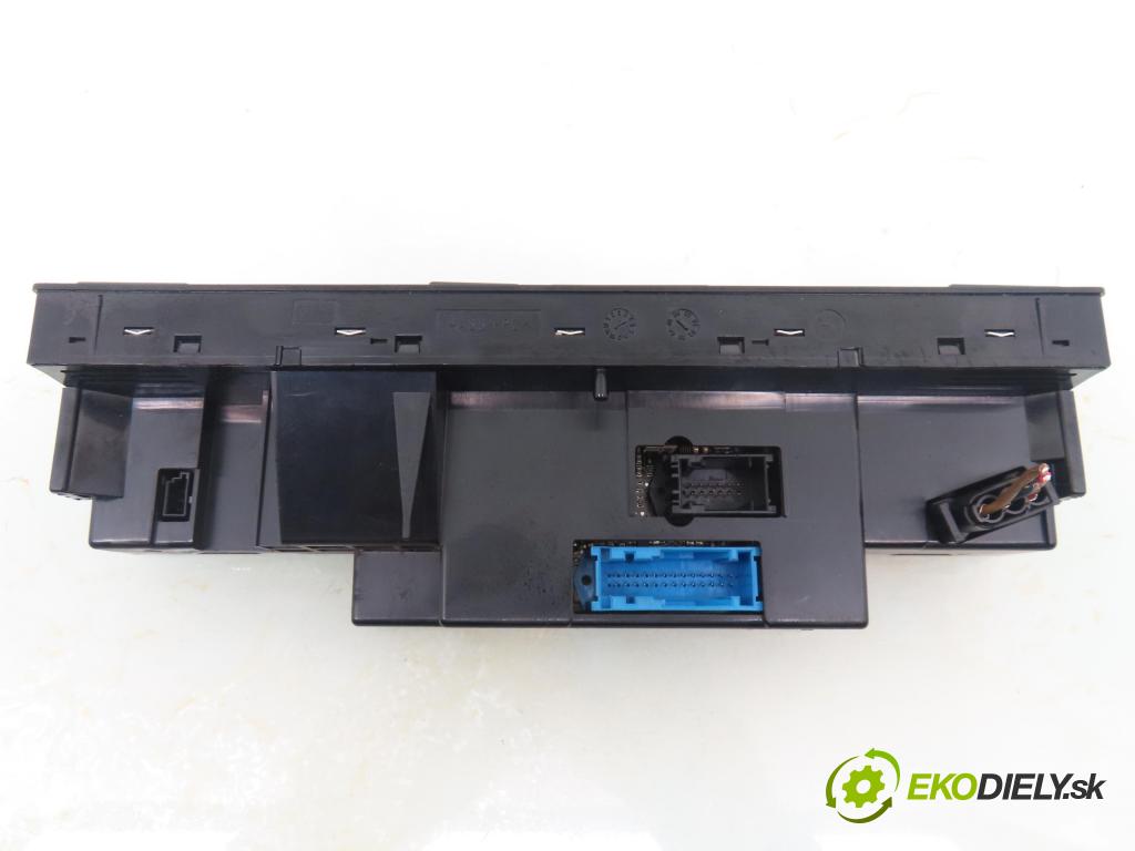 BMW 5 (E39) SEDAN 1997 110,00 520 i 150 - M52 B20 (206S3) 1991,00 Panel kúrenia KLIMATRONIK 83754530