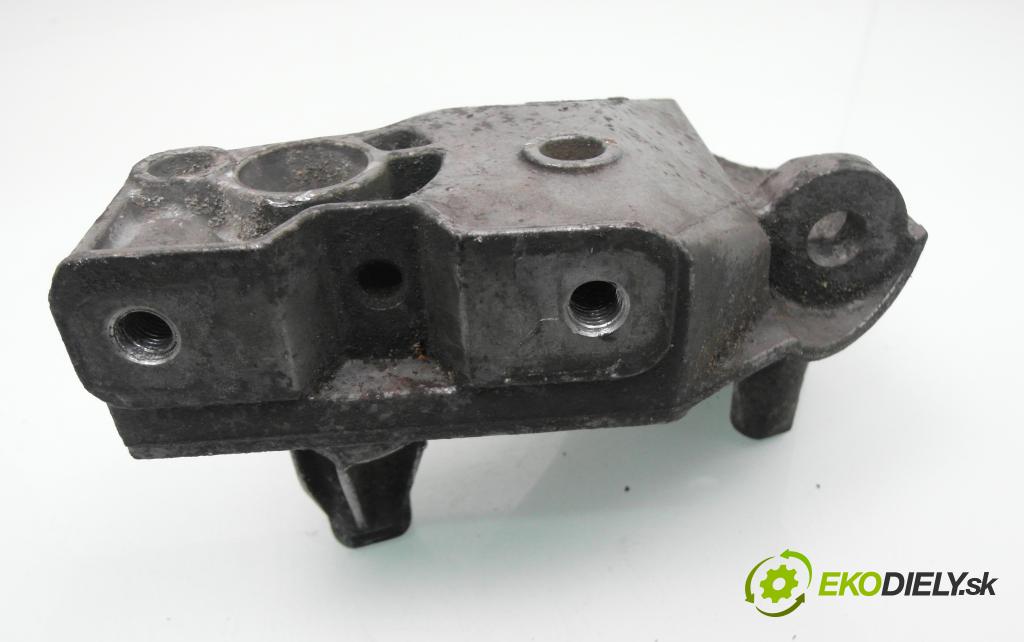 VW GOLF IV (1J1) HB 1999 74,00 1.6 - AKL 1595,00 Uchytenie Motor 038199207J