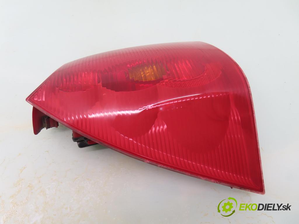PEUGEOT 307 SW (3H) KOMBI 2004 80,00 1.6 BioFlex - NFU (TU5JP4) 1587,00 Svetlo ľavé zadné