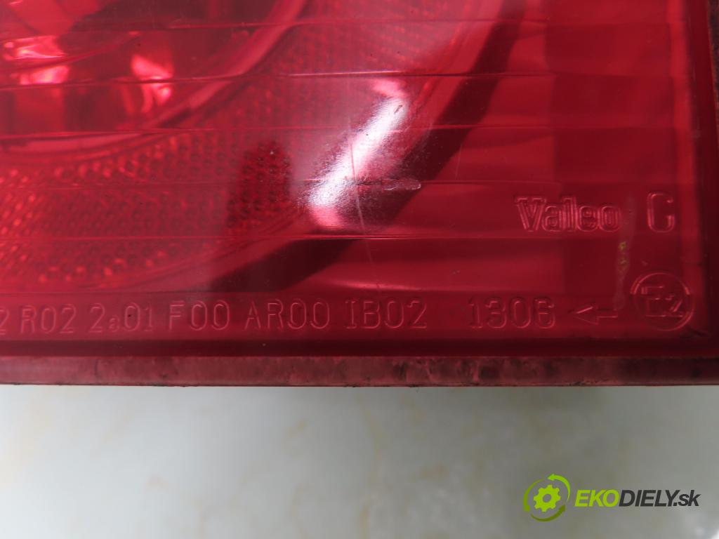 PEUGEOT 307 SW (3H) KOMBI 2004 80,00 1.6 BioFlex - NFU (TU5JP4) 1587,00 Svetlo ľavé zadné