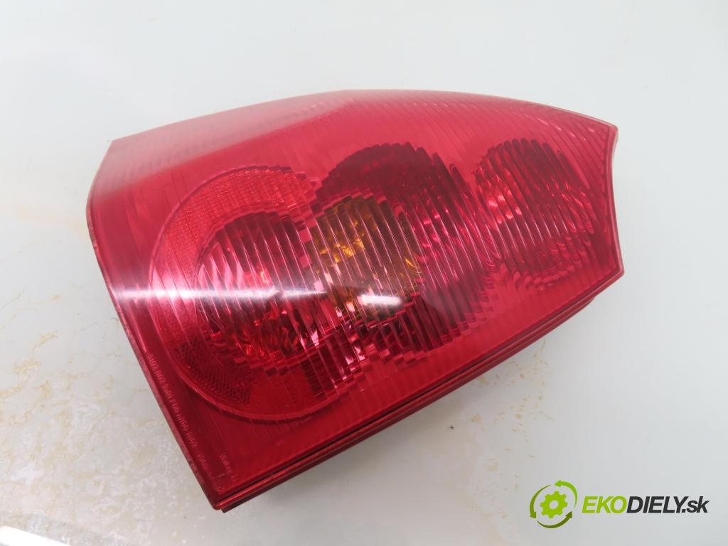 PEUGEOT 307 SW (3H) KOMBI 2004 80,00 1.6 BioFlex - NFU (TU5JP4) 1587,00 Svetlo ľavé zadné