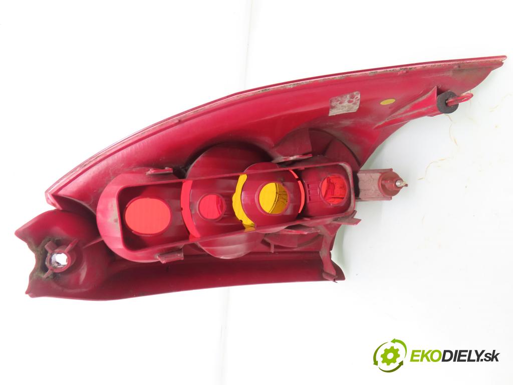 PEUGEOT 307 SW (3H) KOMBI 2004 80,00 1.6 BioFlex - NFU (TU5JP4) 1587,00 Svetlo ľavé zadné