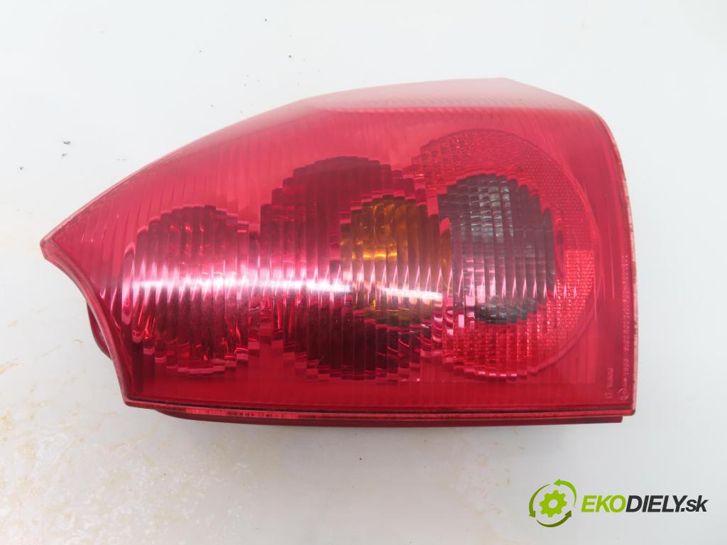PEUGEOT 307 SW (3H) KOMBI 2004 80,00 1.6 BioFlex - NFU (TU5JP4) 1587,00 Svetlo pravé zadné