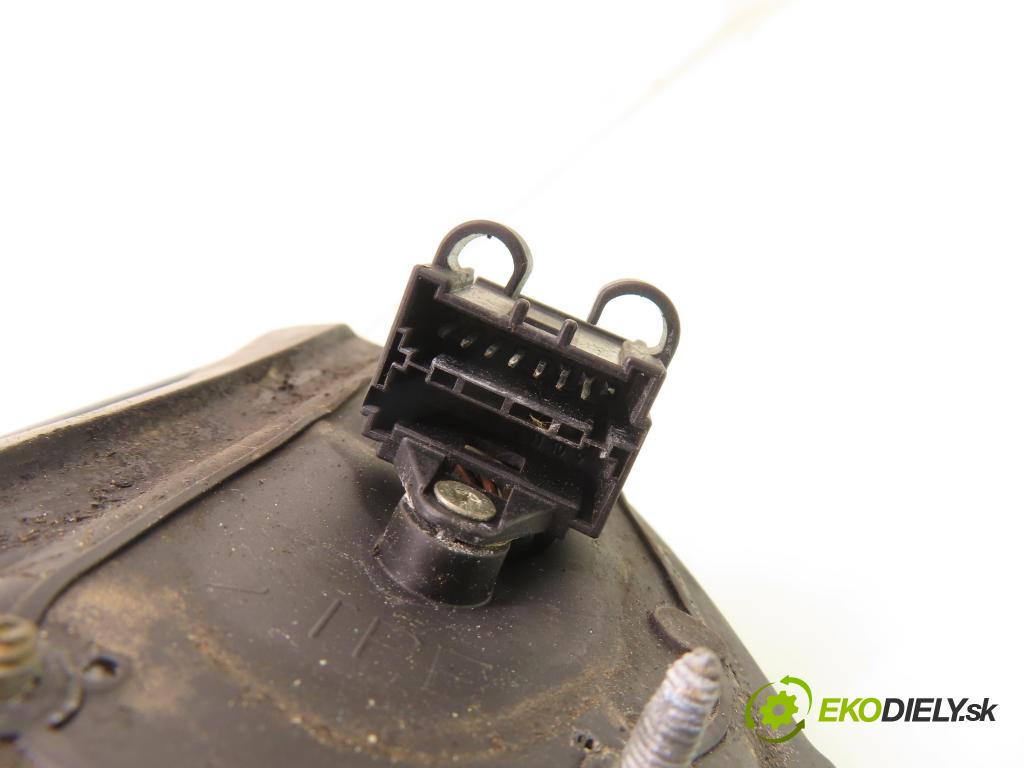 MERCEDES-BENZ KLASA E (W210) SEDAN 2001 105,00 2.2 CDI 143 - OM 611.961 2148,00 Spätné zrkadlo LE