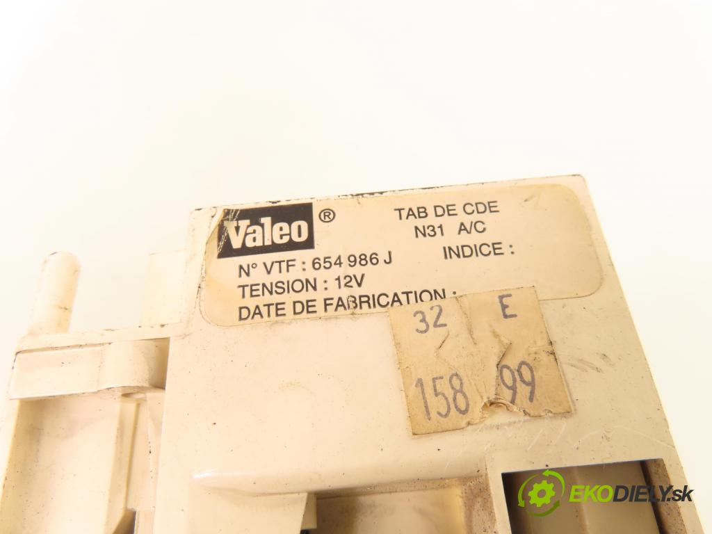 CITROEN BERLINGO / BERLINGO FIRST nadwozie wielkoprzestrzenne (MPV) KOMBI 1999 66,00 1.8 8V 90 - LFX 1761,00 Panel topení 654986J