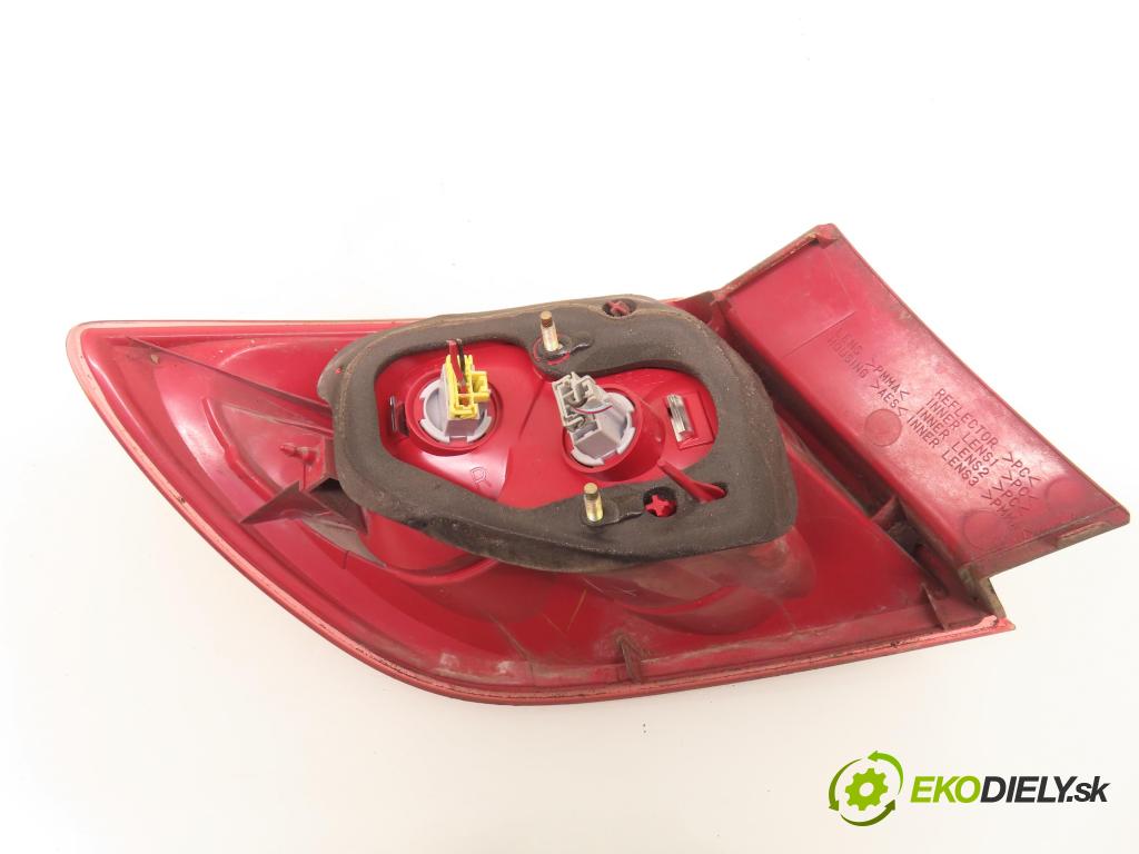 MAZDA 3 (BK) HB 2004 80,00 1.6 DI Turbo 109 - Y601 (PSA) 1560,00 světlo pravé zadní 