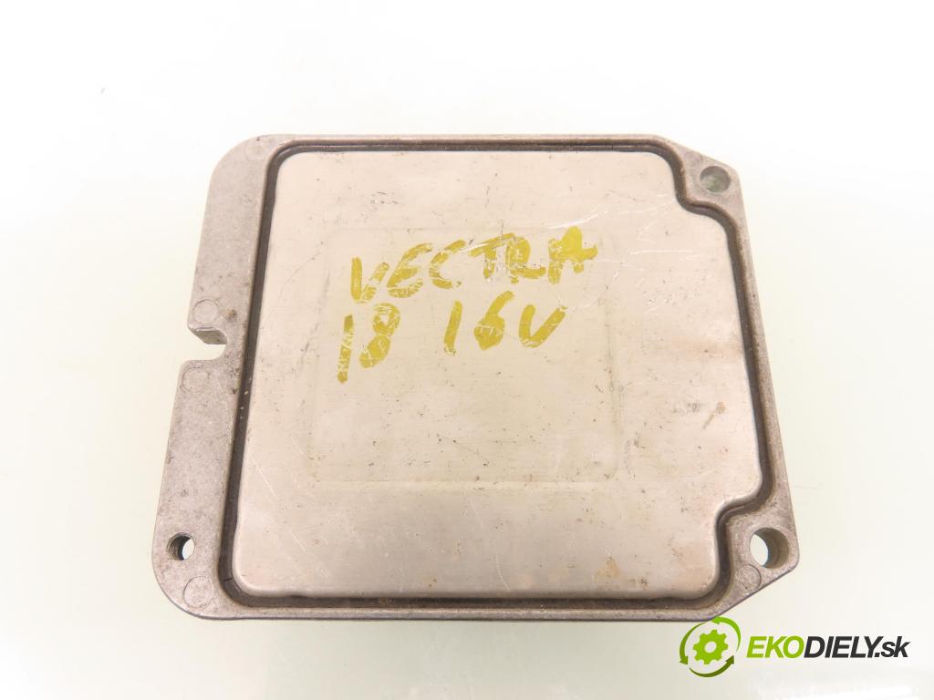 OPEL VECTRA B (J96) LIFTBACK 2000 85,00 1.8 i 16V ECOTEC  X 18 XE 1799,00 řídící jednotka motora 90569370 ; 5WK91706