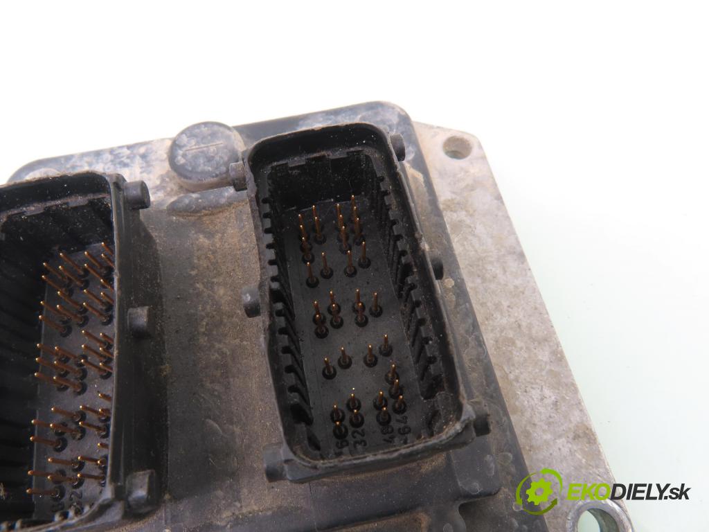 OPEL VECTRA B (J96) LIFTBACK 2000 85,00 1.8 i 16V ECOTEC  X 18 XE 1799,00 Riadiaca jednotka Motor 90569370 ; 5WK91706