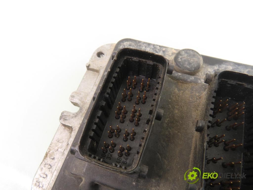 OPEL VECTRA B (J96) LIFTBACK 2000 85,00 1.8 i 16V ECOTEC  X 18 XE 1799,00 Riadiaca jednotka Motor 90569370 ; 5WK91706