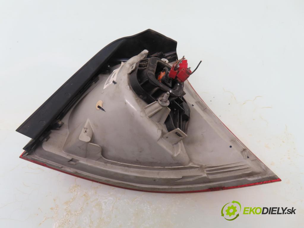 VW GOLF V (1K1) HB 2004 103,00 2.0 TDI 16V - BKD 1968,00 Svetlo ľavé zadné 89031803