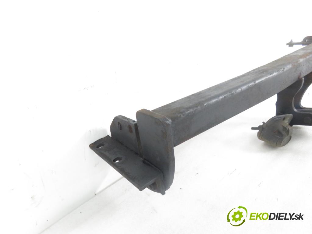 NISSAN PRIMERA (P11) LIFTBACK 2000 73,00 1.6 16V - GA16DE 1597,00 Hák