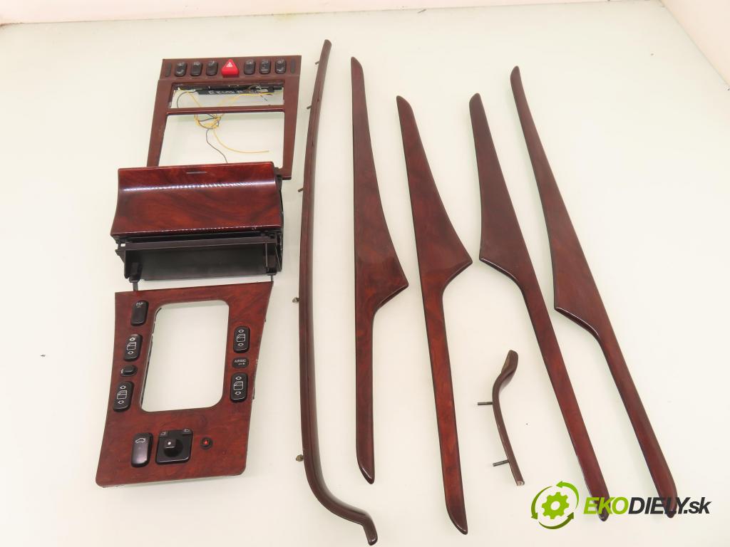 MERCEDES-BENZ KLASA E (W210) SEDAN 2001 105,00 2.2 CDI 143 - OM 611.961 2148,00 Lišta dosky palubnej A2106802136 ; 210820651