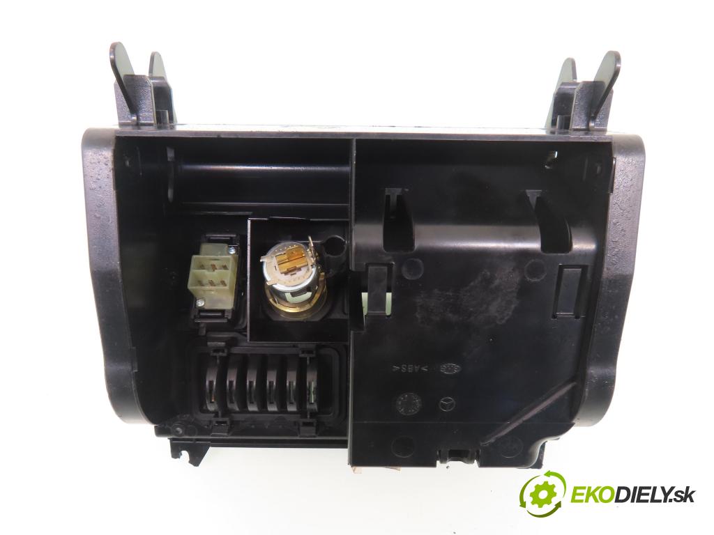 MERCEDES-BENZ KLASA E (W210) SEDAN 2001 105,00 2.2 CDI 143 - OM 611.961 2148,00 Lišta dosky palubnej A2106802136 ; 210820651